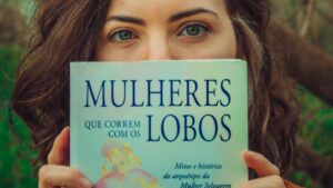 Bruna Pinheiro MENTORA E TERAPEUTA (Apresentação)